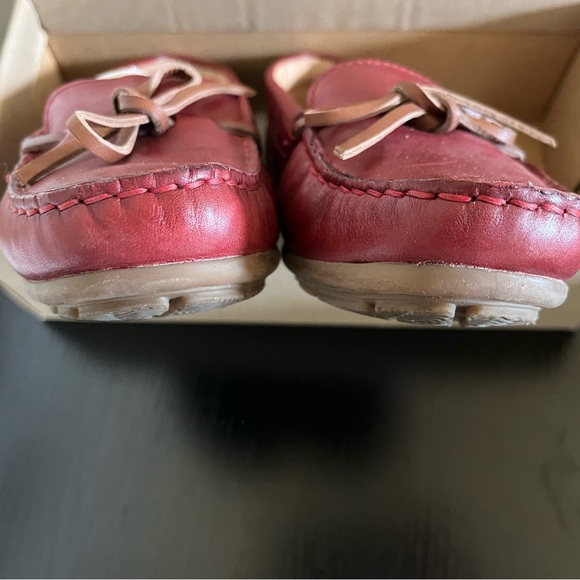 Clarks Leather Loafer - Picture 9 of 10